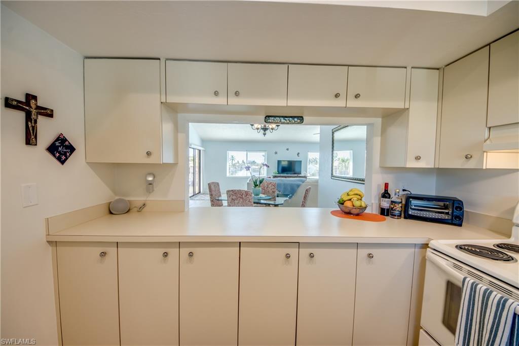 VILLA DE VERN CONDO - Residential