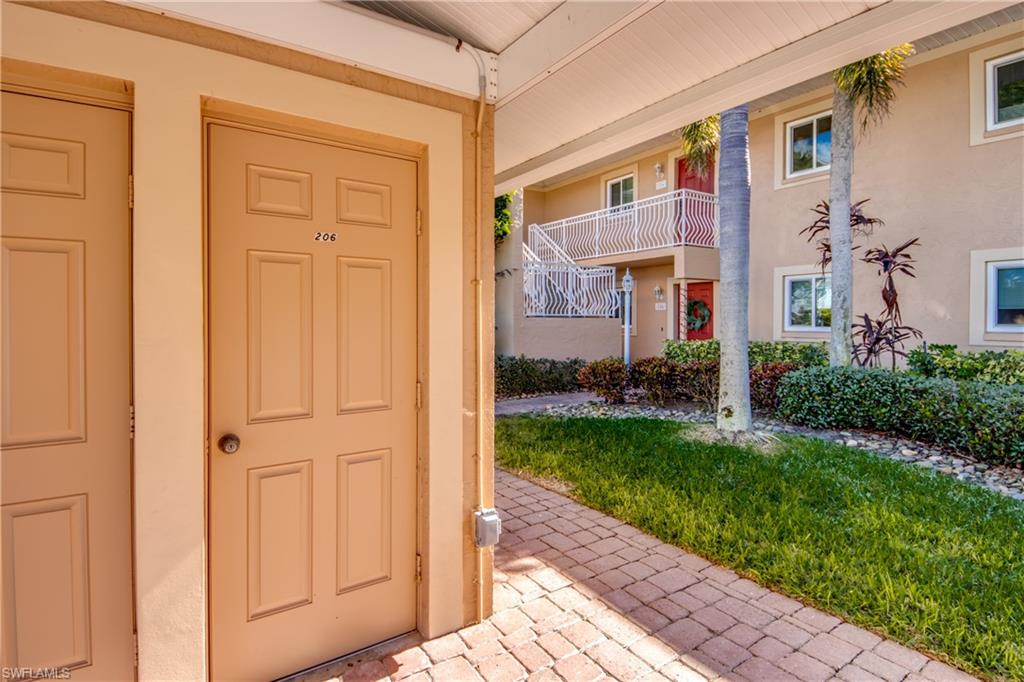 VILLA DE VERN CONDO - Residential