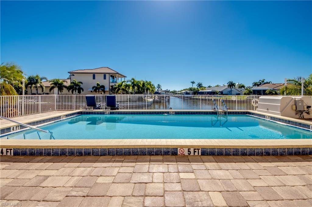 VILLA DE VERN CONDO - Residential