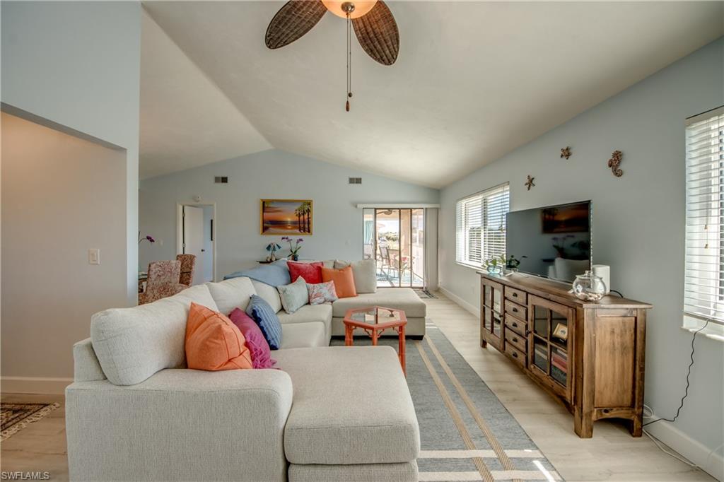 VILLA DE VERN CONDO - Residential