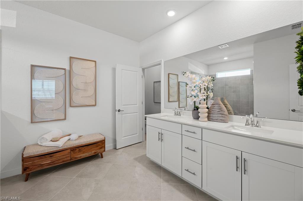 COUNTRY CLUB - Residential