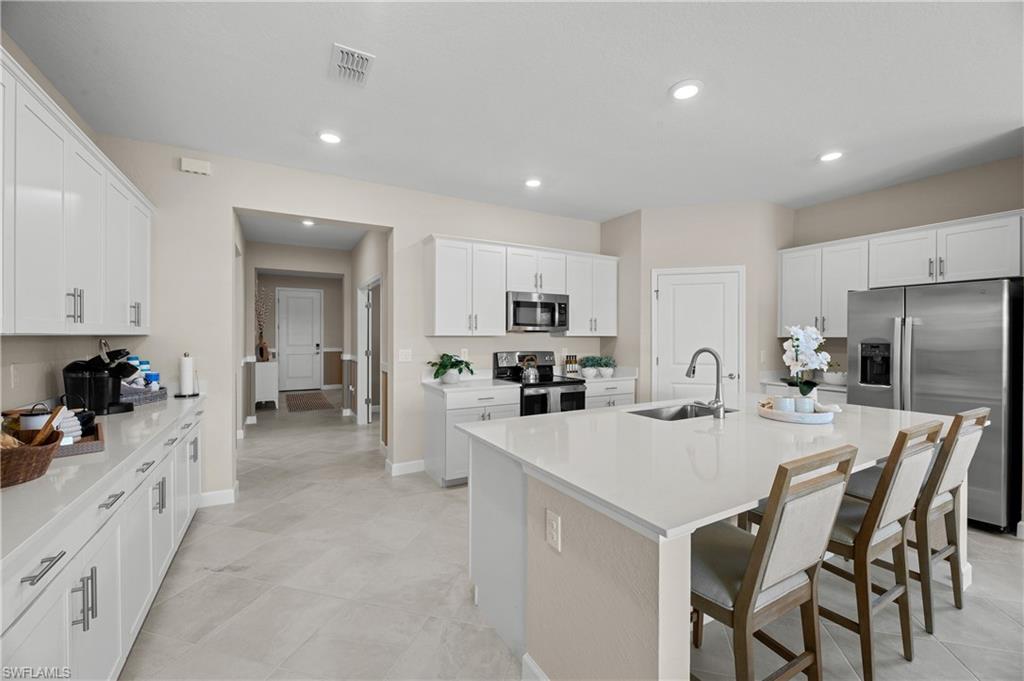 COUNTRY CLUB - Residential