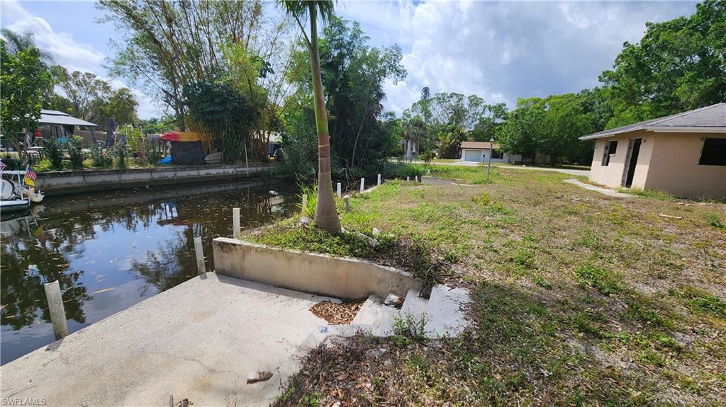 BROADVIEW MANOR - Land