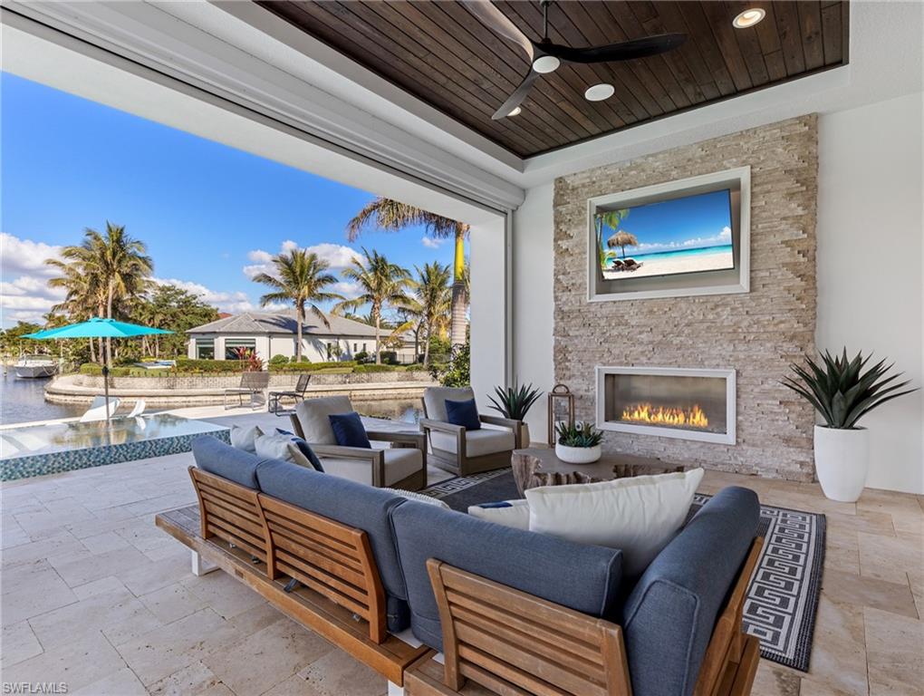 TOWN AND RIVER - Residential