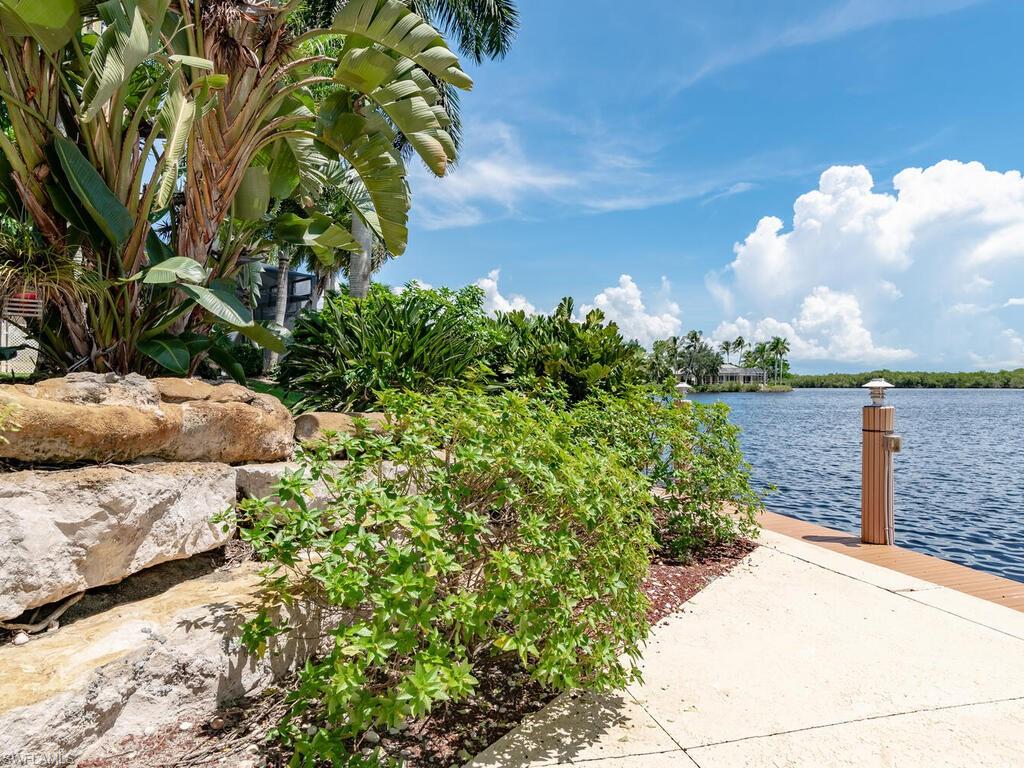 PORT OF THE ISLANDS - Residential