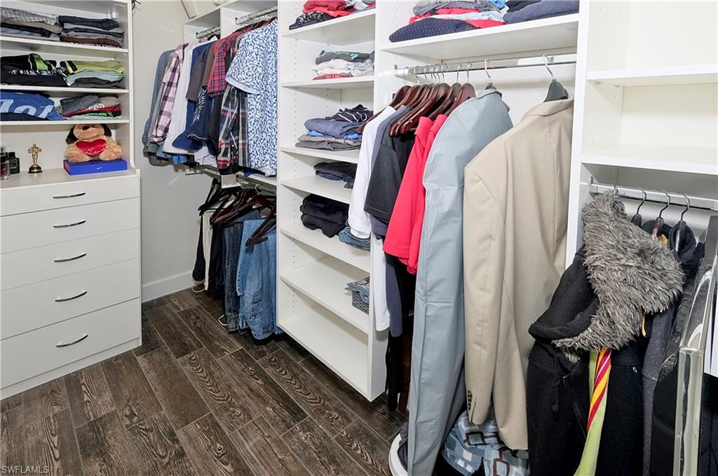 CORKSCREW SHORES - Residential