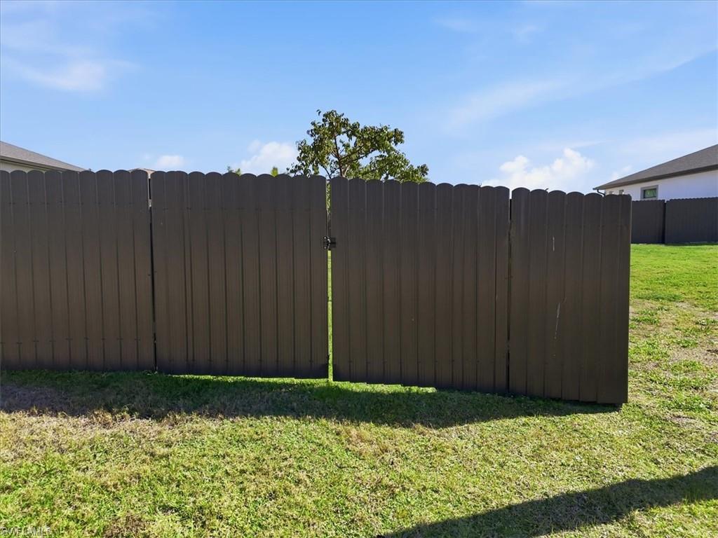 CAPE CORAL - Residential