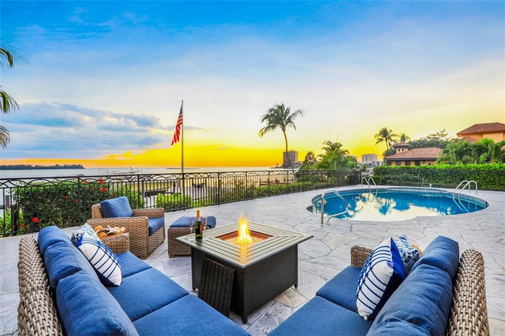 MARCO BEACH - Residential