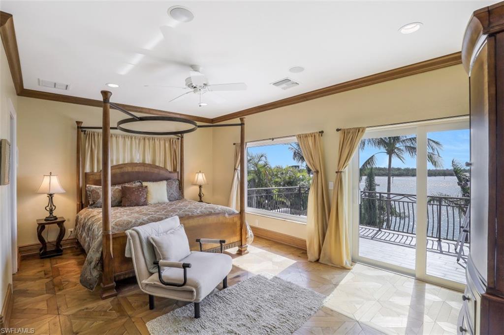 MARCO BEACH - Residential