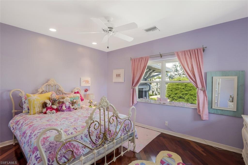 MARCO BEACH - Residential