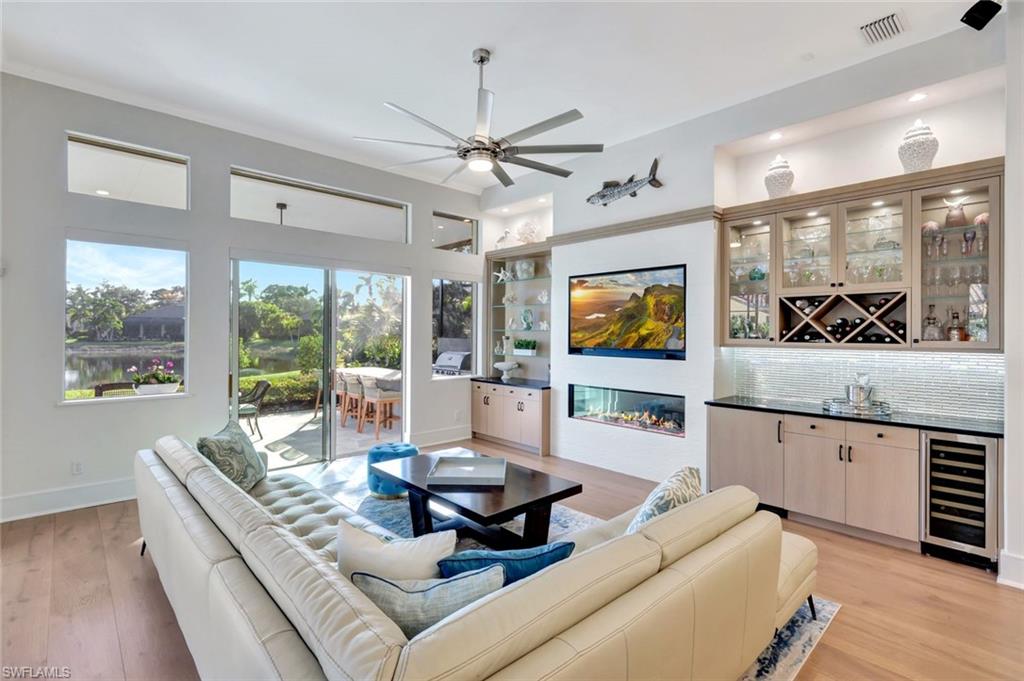 WATERSIDE - Residential