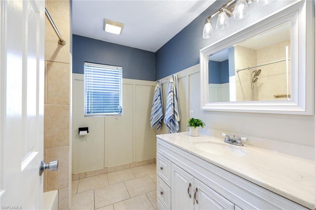 LELY CC PINEHURST ESTATES - Residential