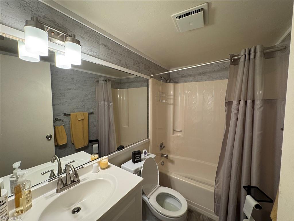 FAIRWAY PINES CONDO - Residential