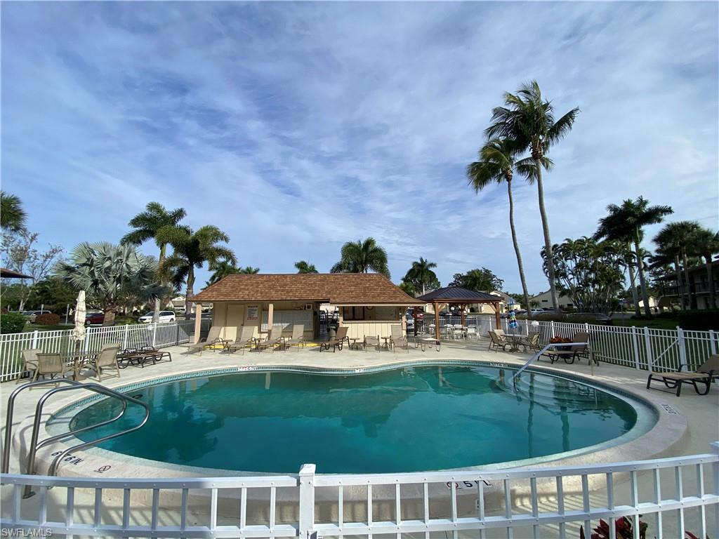 FAIRWAY PINES CONDO - Residential