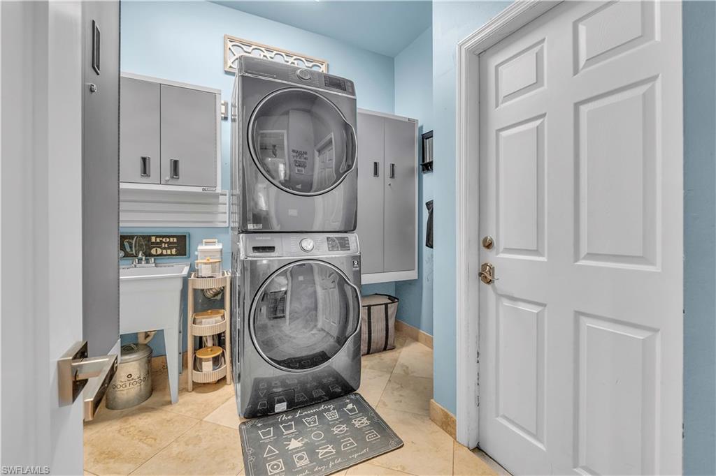 SAN CARLOS ESTATES - Residential