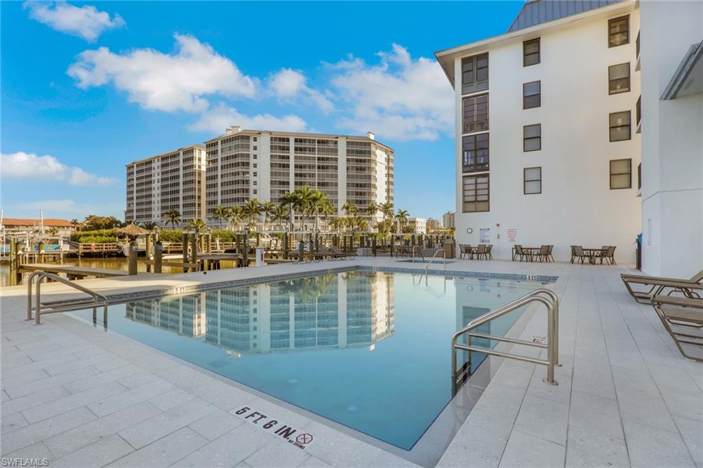 BAREFOOT PELICAN - Residential