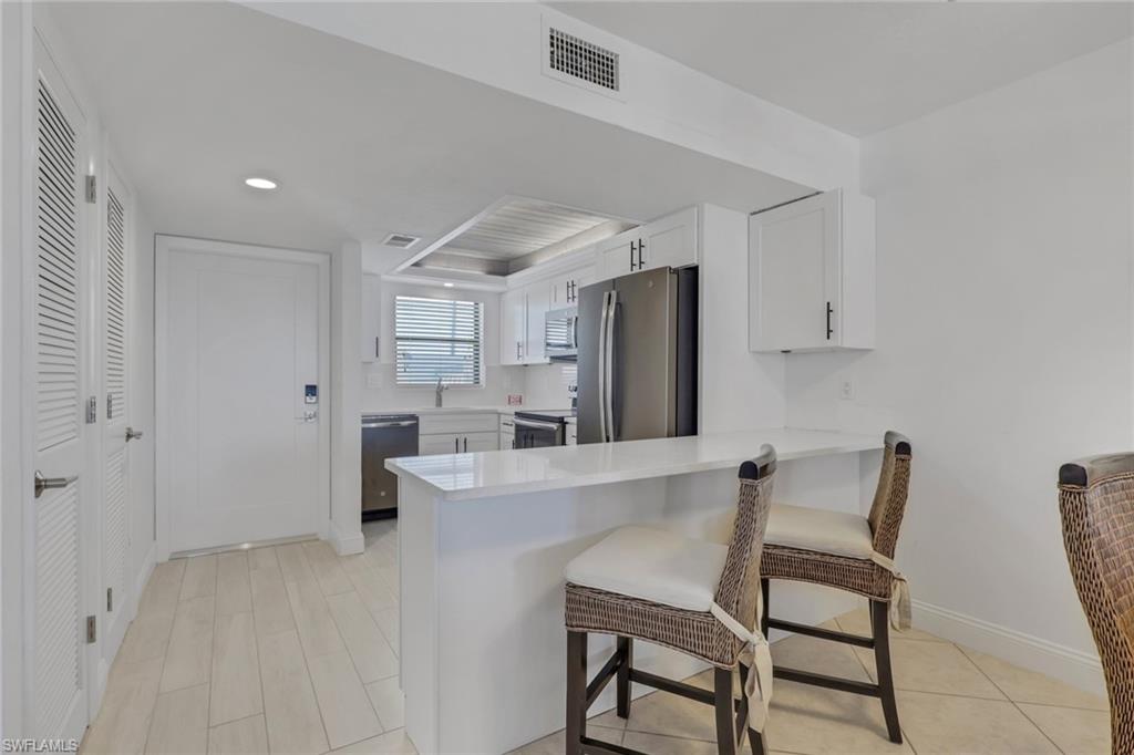 BAREFOOT PELICAN - Residential