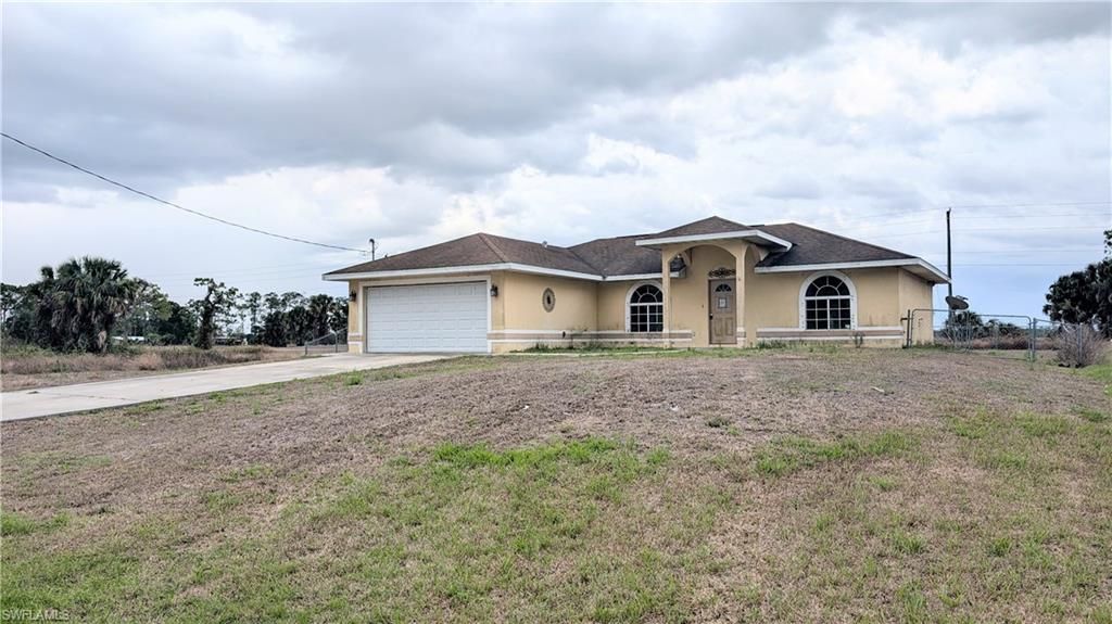 Photo of 3017 S Balsam CIR, LABELLE, FL 33935 (MLS # 226012197)