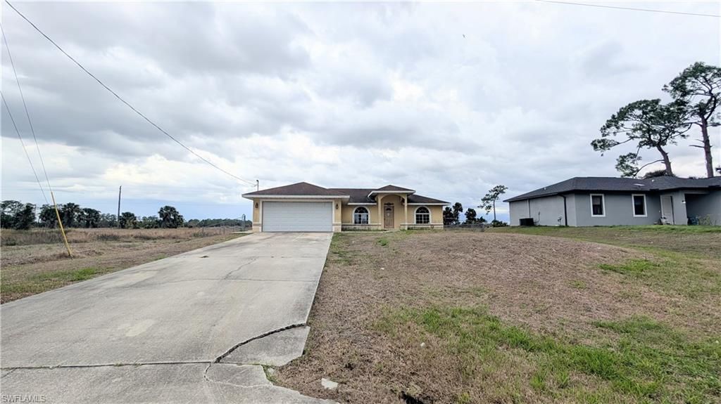 Photo of 3017 S Balsam CIR, LABELLE, FL 33935 (MLS # 226012197)