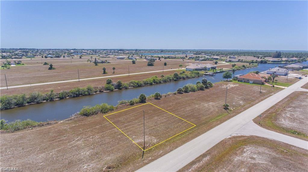 CAPE CORAL - Land