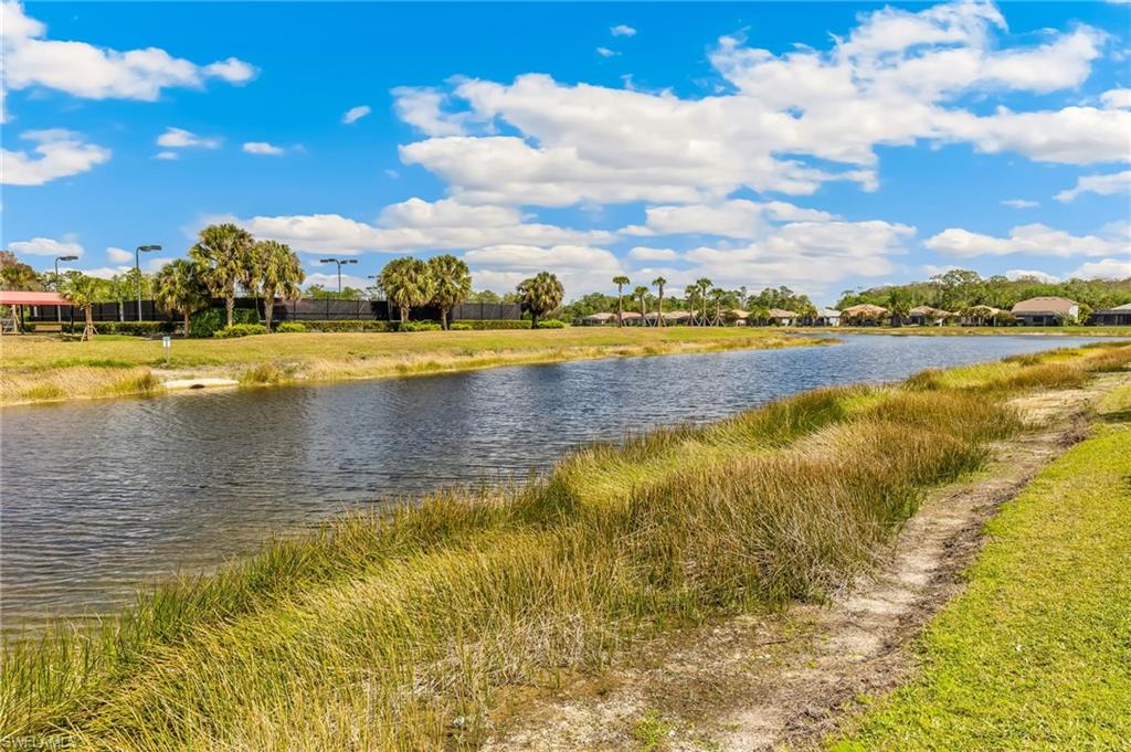 HAMPTON LAKES - Residential