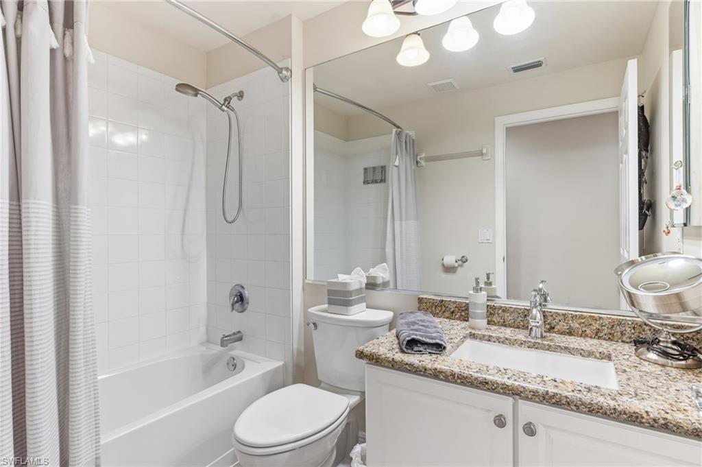 HAMPTON LAKES - Residential