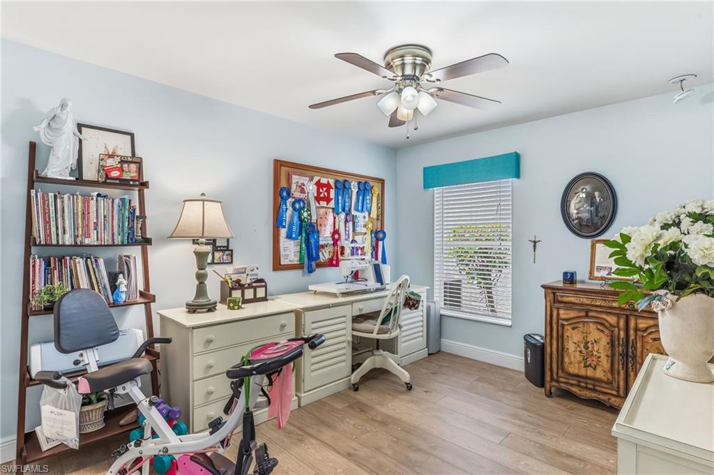 HAMPTON LAKES - Residential