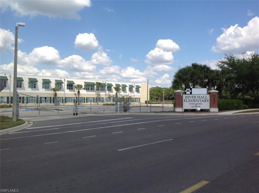 HAMPTON LAKES - Residential