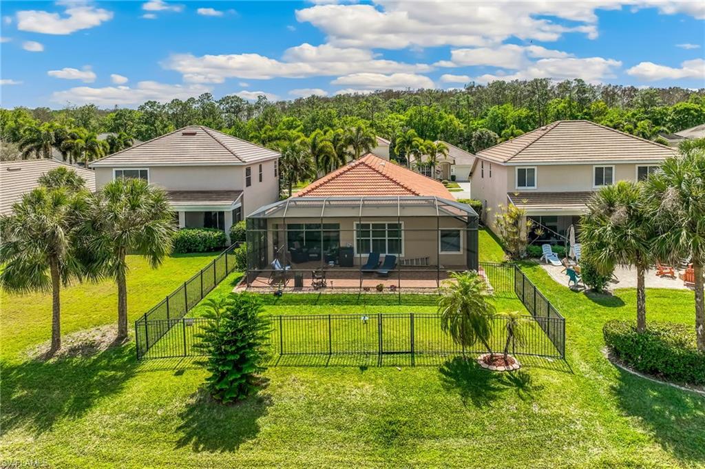 HAMPTON LAKES - Residential