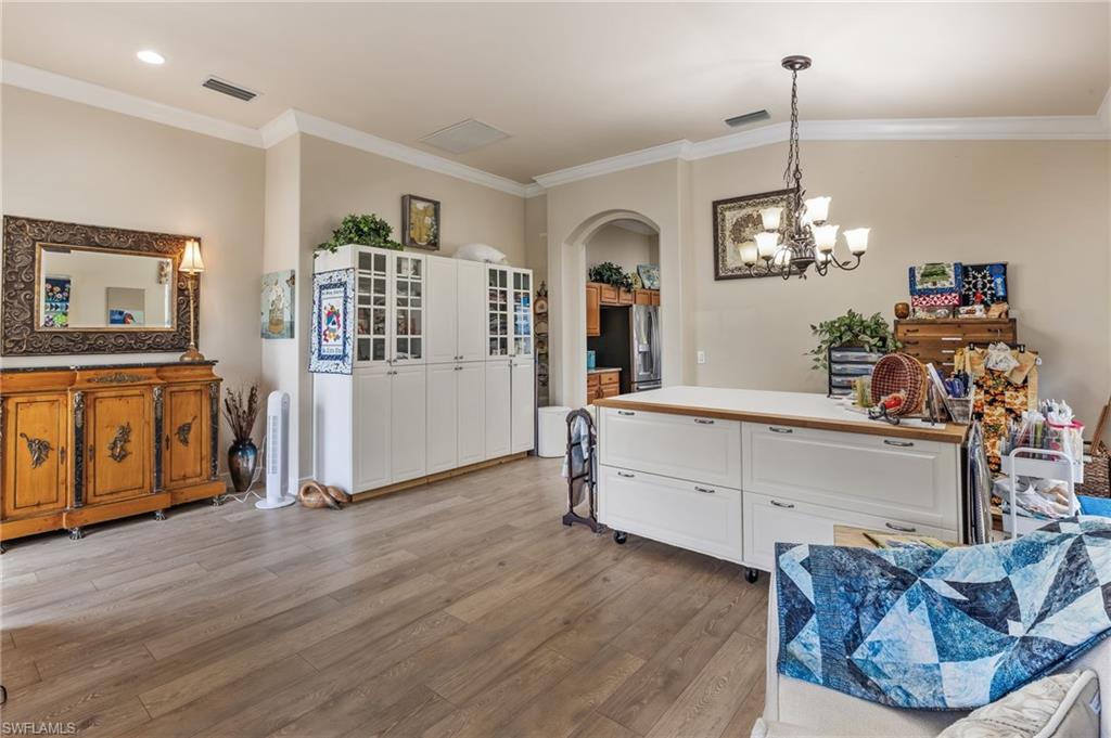 HAMPTON LAKES - Residential