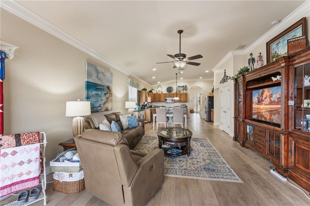 HAMPTON LAKES - Residential