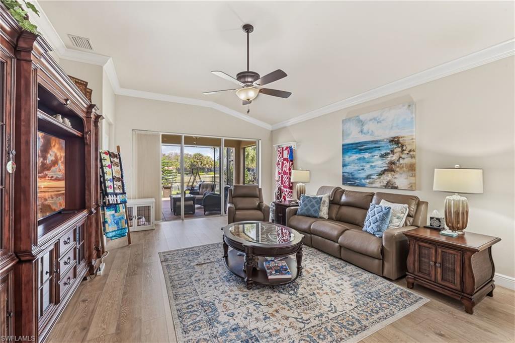 HAMPTON LAKES - Residential