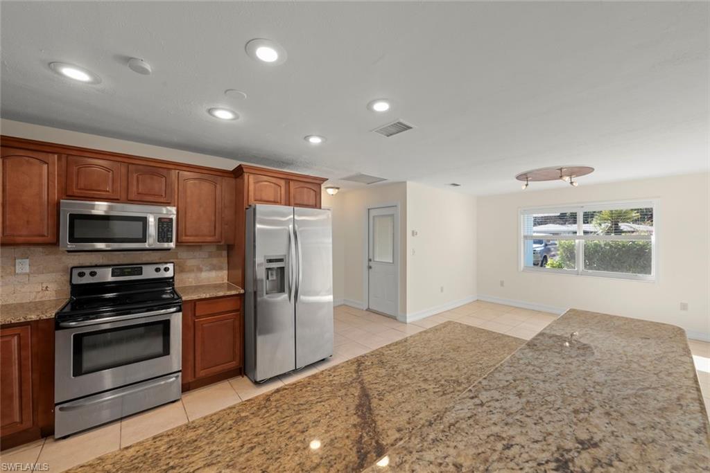 FORT MYERS SHORES - Residential