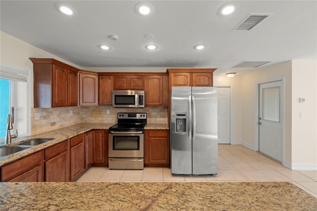 FORT MYERS SHORES - Residential