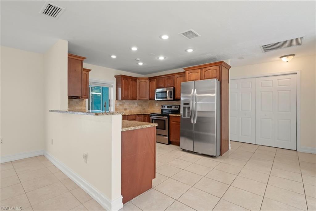 FORT MYERS SHORES - Residential