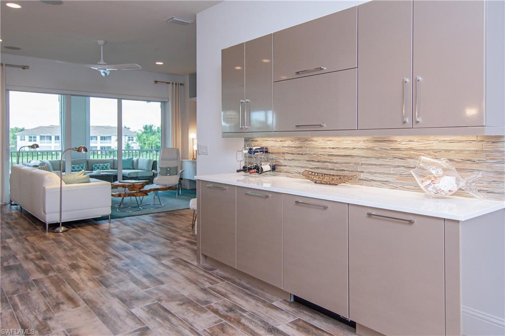 8034 Signature Club CIR 7-201