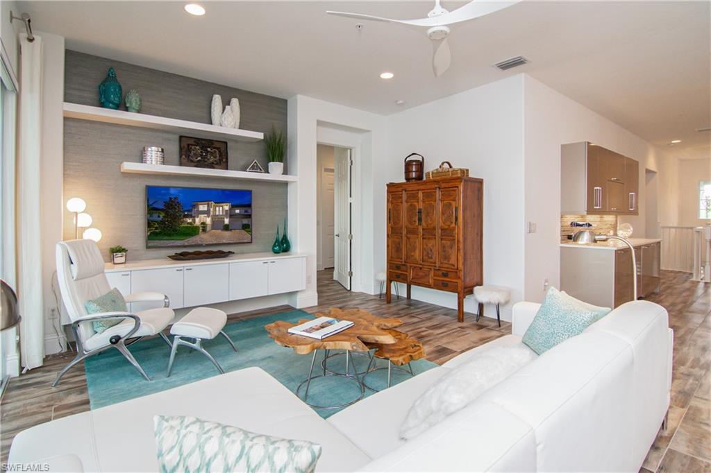 8034 Signature Club CIR 7-201