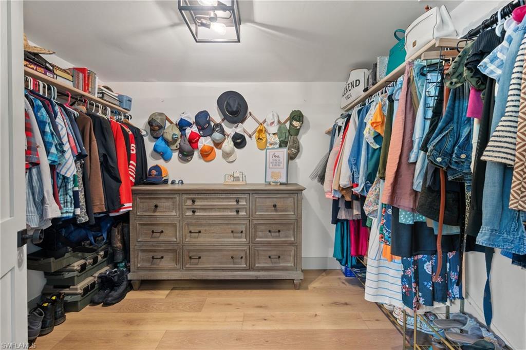 DEAN PARK - Residential