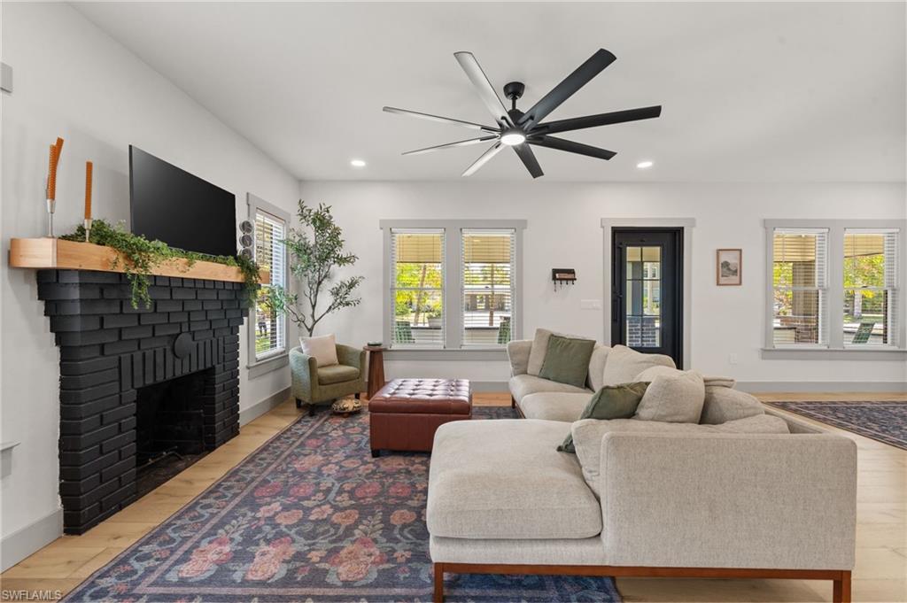 DEAN PARK - Residential