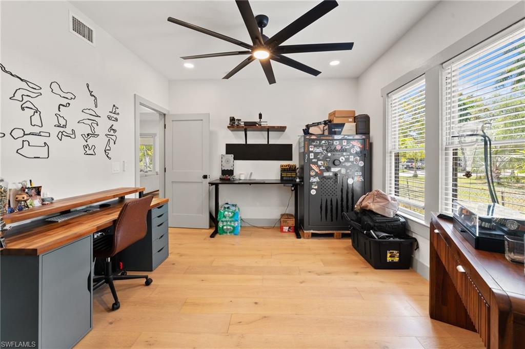 DEAN PARK - Residential