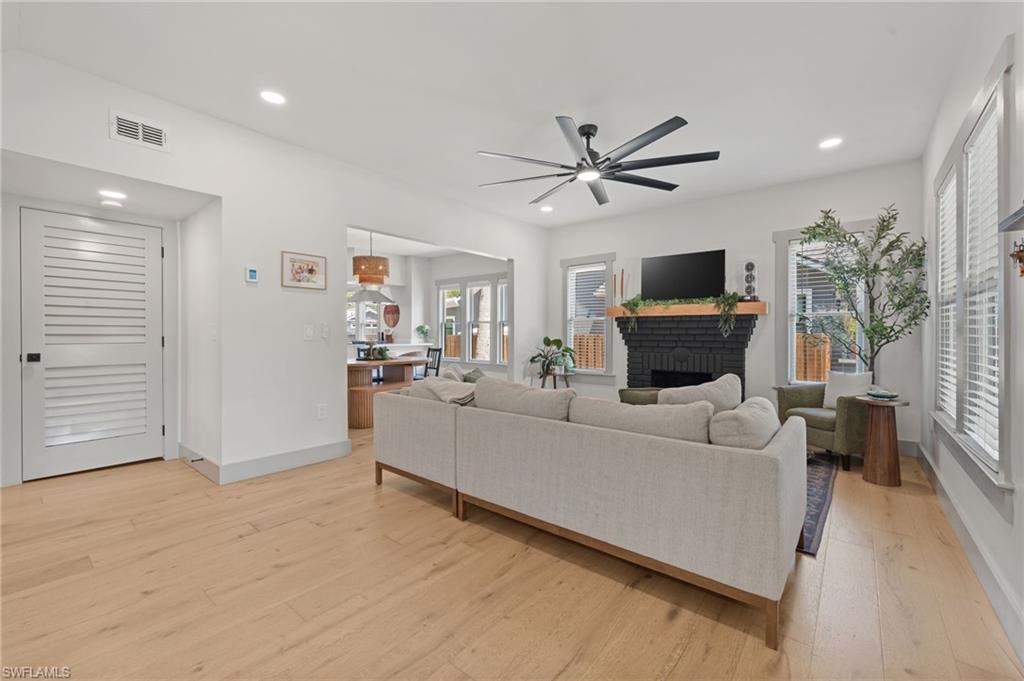 DEAN PARK - Residential