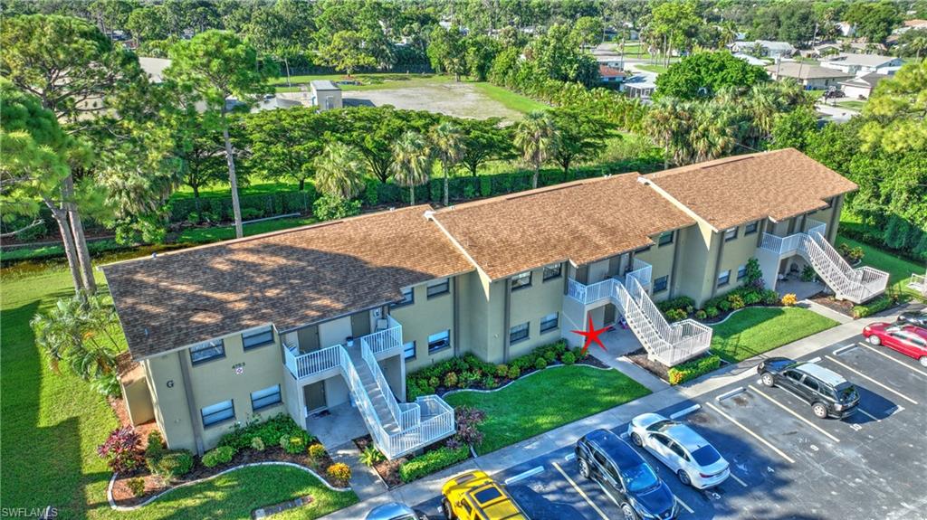 LOCHMOOR VILLAS - Residential