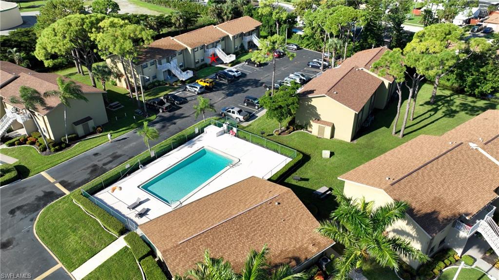 LOCHMOOR VILLAS - Residential