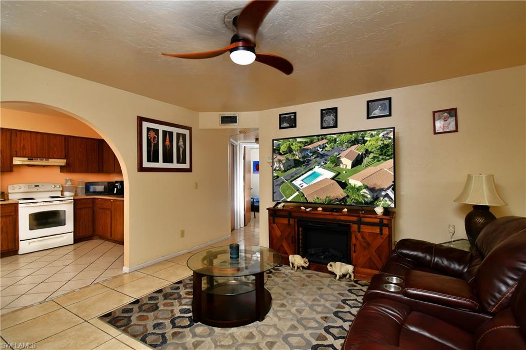 LOCHMOOR VILLAS - Residential