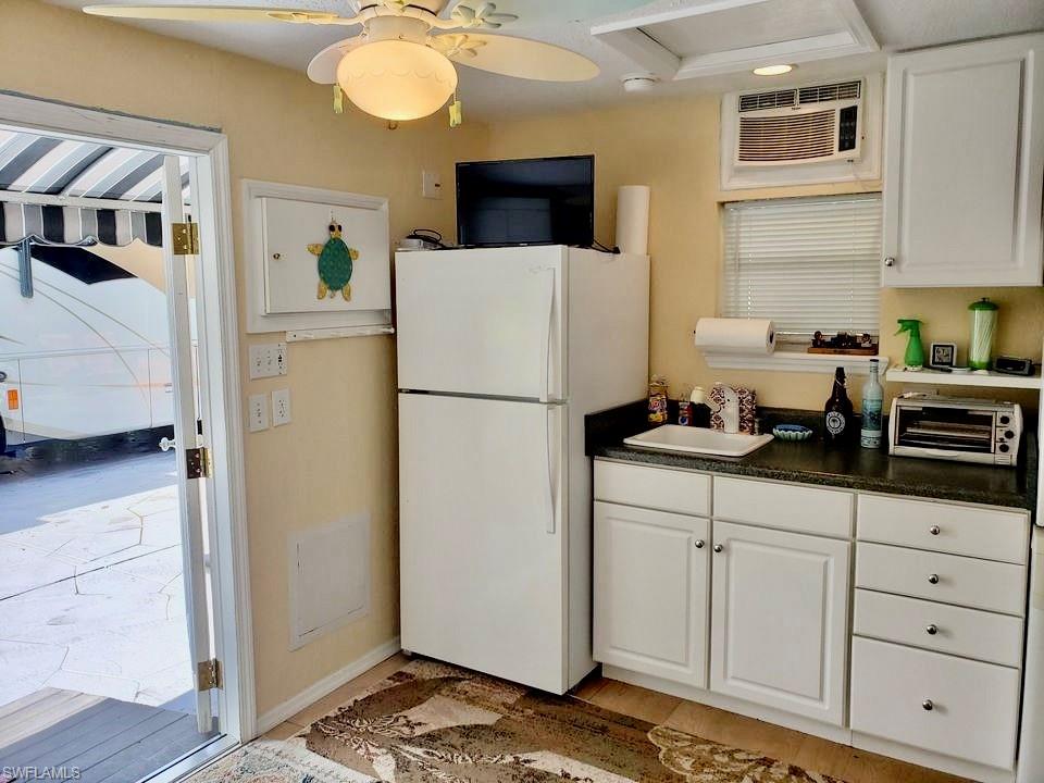 RIVERBEND MOTORCOACH RESORT - Land