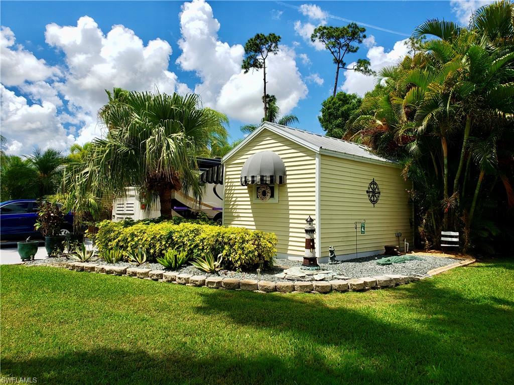 RIVERBEND MOTORCOACH RESORT - Land