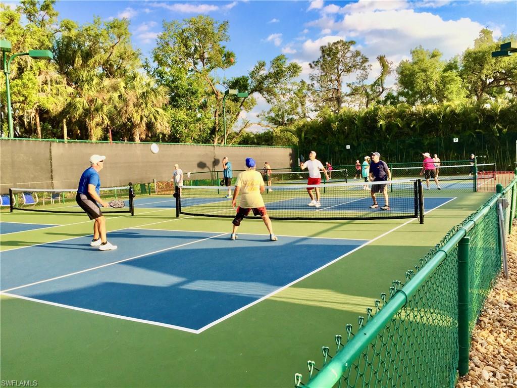 RIVERBEND MOTORCOACH RESORT - Land