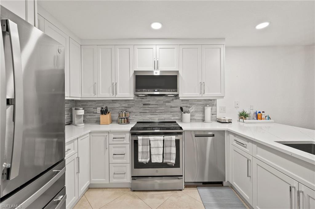 EMERALD WOODS - Residential