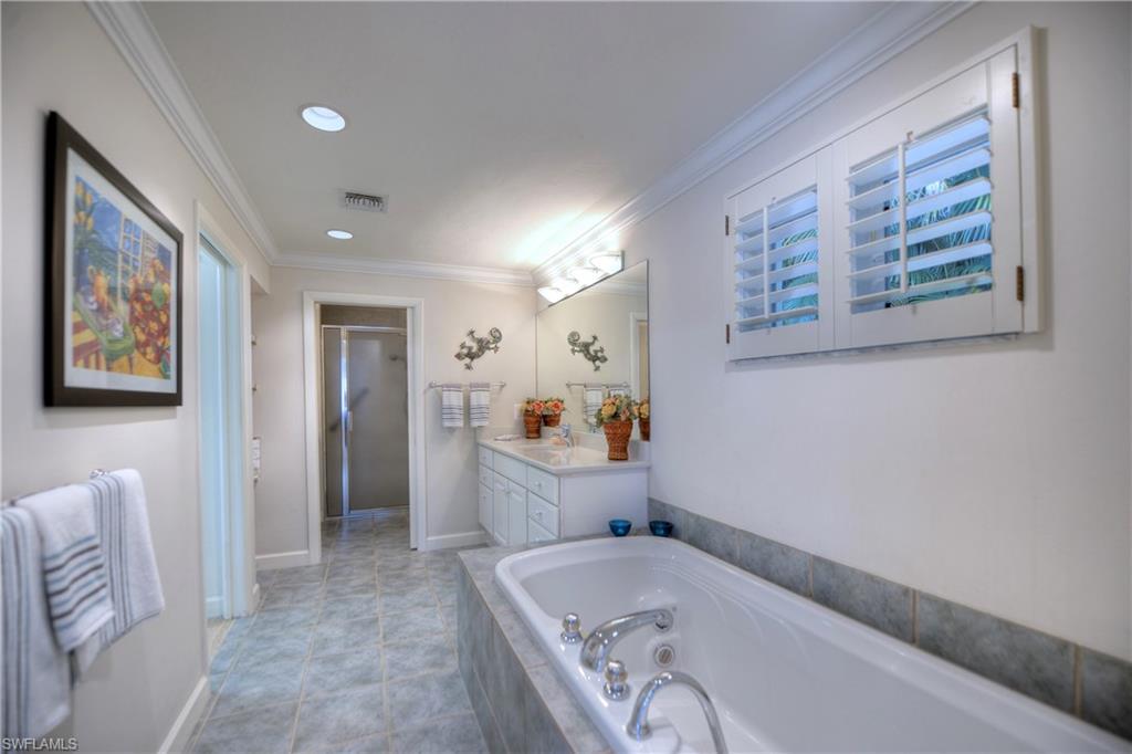 AQUALANE SHORES - Residential