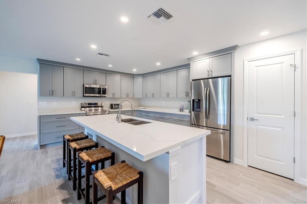 722 La Plata AVE